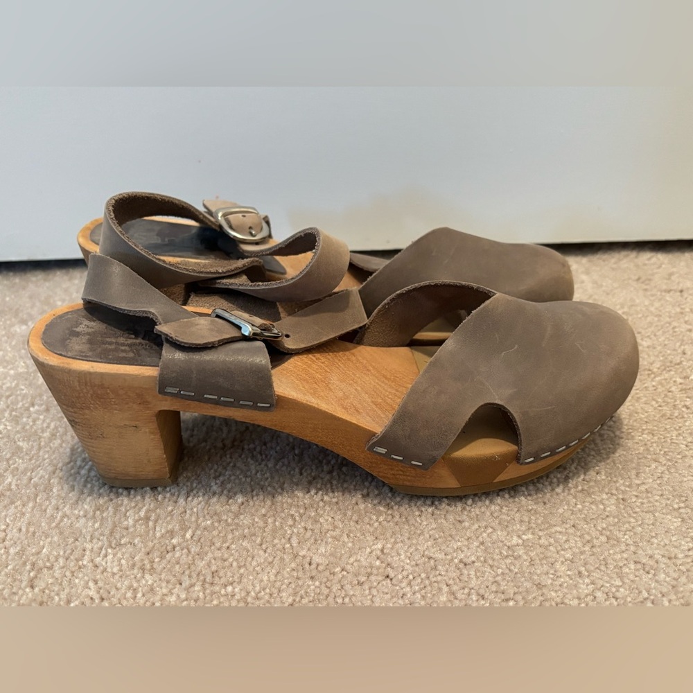 Sanita Womens size 6 EU 37 Matrix Flex Sandal Leather Heels Wood Sanita